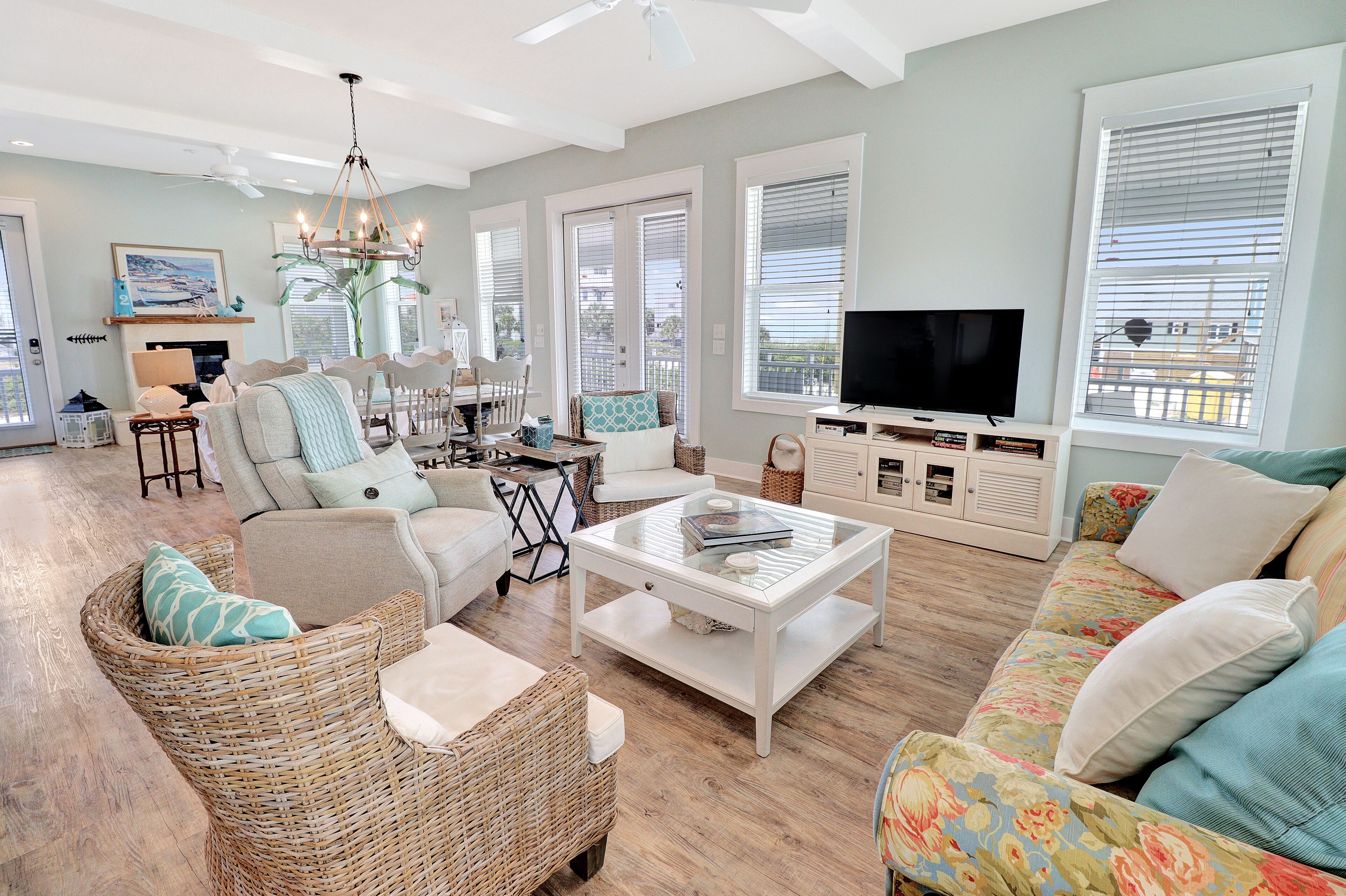 NEW LISTING! ACCEPTING RESERVATIONS BEGINNING MAY 10TH! CARPE DIEM HAS AMENITIES GALORE!