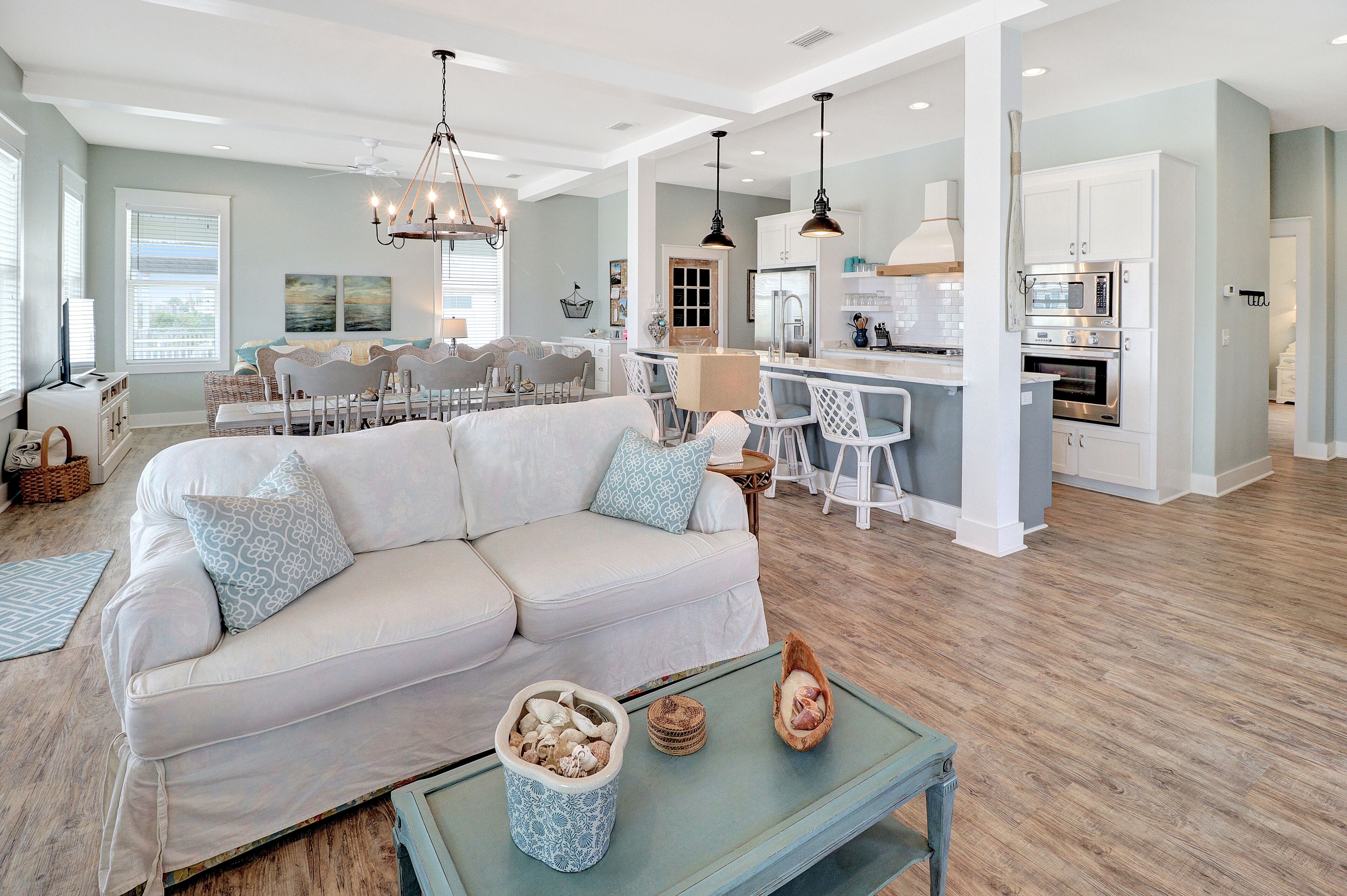 NEW LISTING! ACCEPTING RESERVATIONS BEGINNING MAY 10TH! CARPE DIEM HAS AMENITIES GALORE!