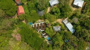 Exterior - Cozy Beach Villa at The Shores 5 minutes from the beach (West End)