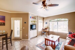TV, offices - Elite Golf Hub in Scottsdale: Resort Perks & Patio (Scottsdale)