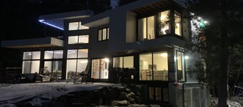 Executive Lakeside Villa