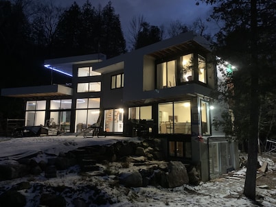 Executive Lakeside Villa