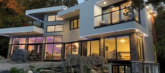 Executive Lakeside Villa