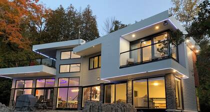 Executive Lakeside Villa