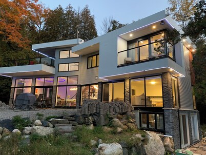 Executive Lakeside Villa