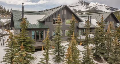 Adventure Awaits! Ski-In/Out Big Sky Townhome by Lake Levinsky & Bear Back Lift