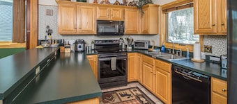 Adventure Awaits! Ski-In/Out Big Sky Townhome by Lake Levinsky & Bear Back Lift