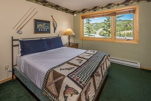 3 makuuhuonetta, silitysrauta/-lauta, ilmainen Wi-Fi, vuodevaatteet