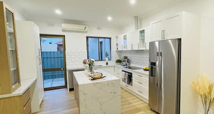 Contemporary 3BR House in Clarence Gardens