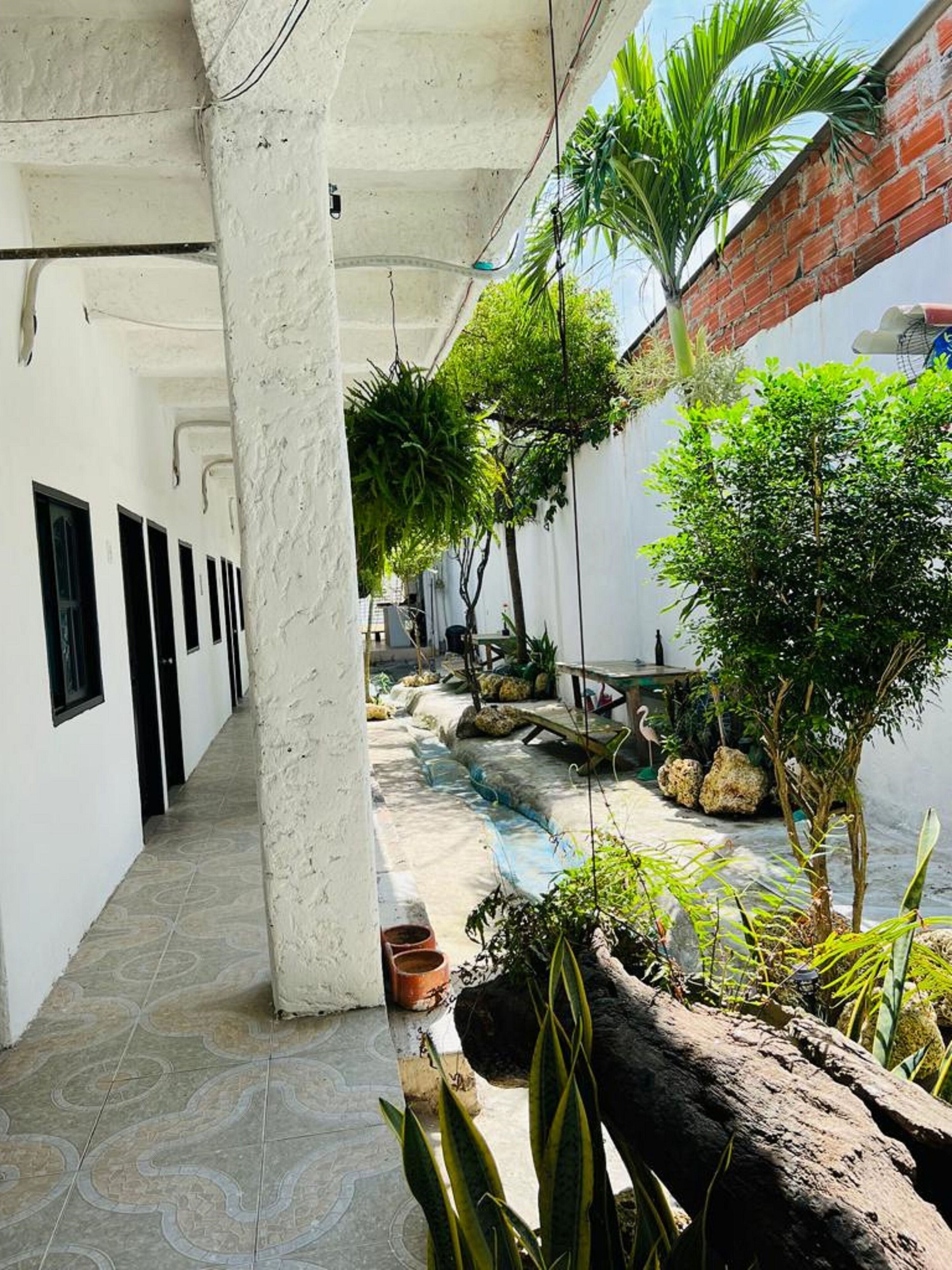 Tr-a1f Hostel Room Near Castillo San Felipe With Pool and Wifi