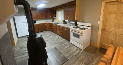 COZY CABIN ON 40 ACRES CLOSE TO THE TRAIL