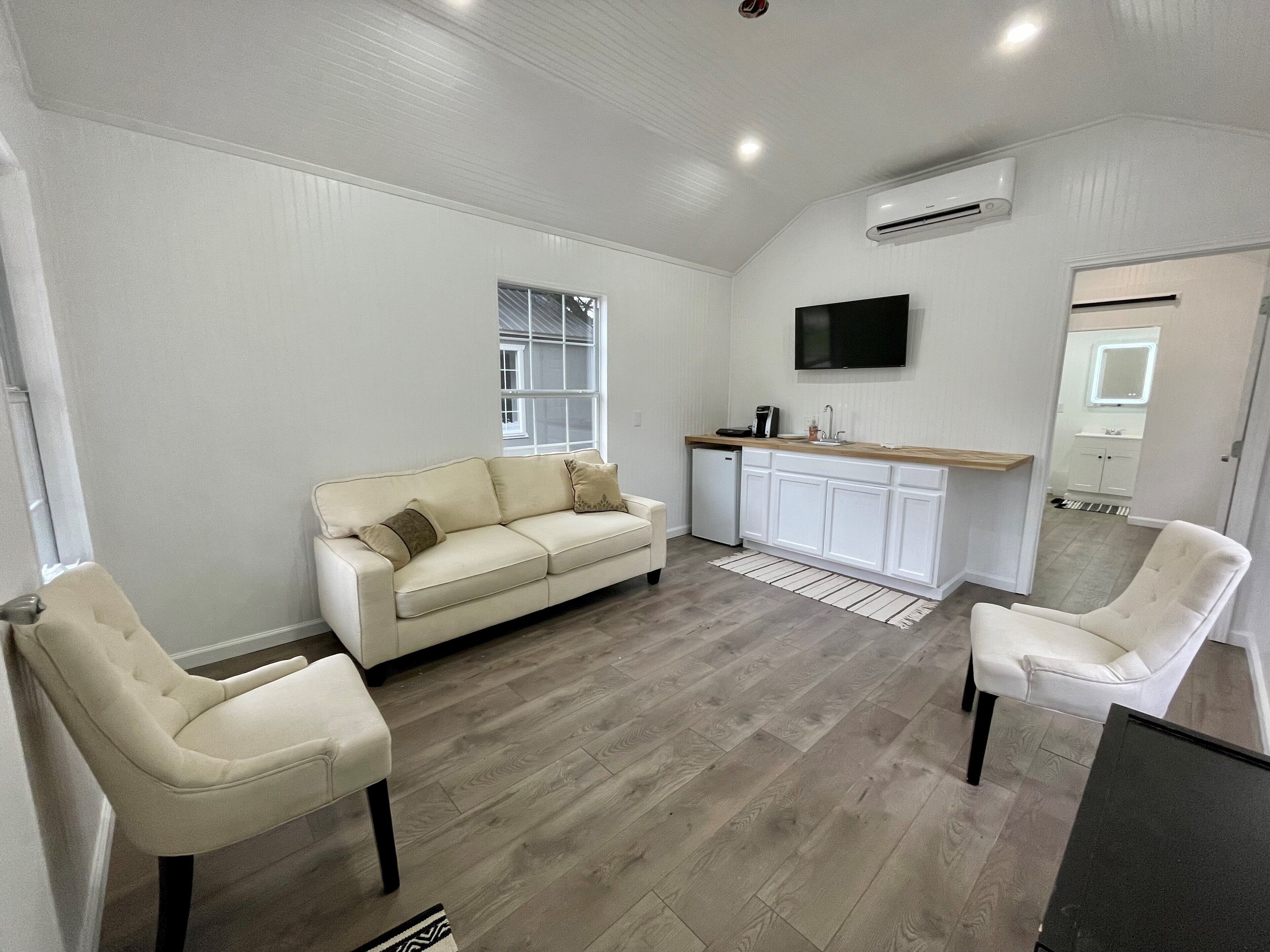 Cranes Cottages at Canyon Lake Cottage 3