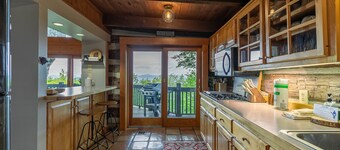 Mount Ever-Rest: Great Mtn Views! 15% Military/First Responder Discount!