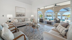 テレビ、書斎 / ワークスペース