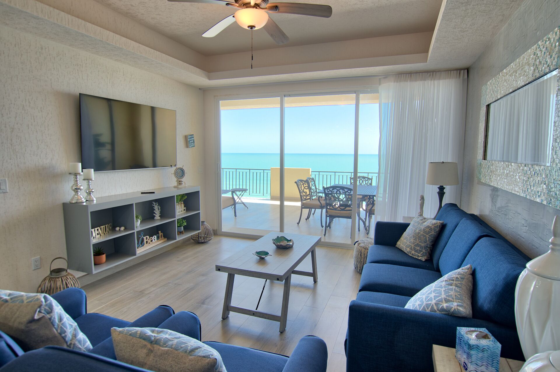 Beautiful Resort Beachfront 3 bedroom Condo-Pool, water slides, beach access