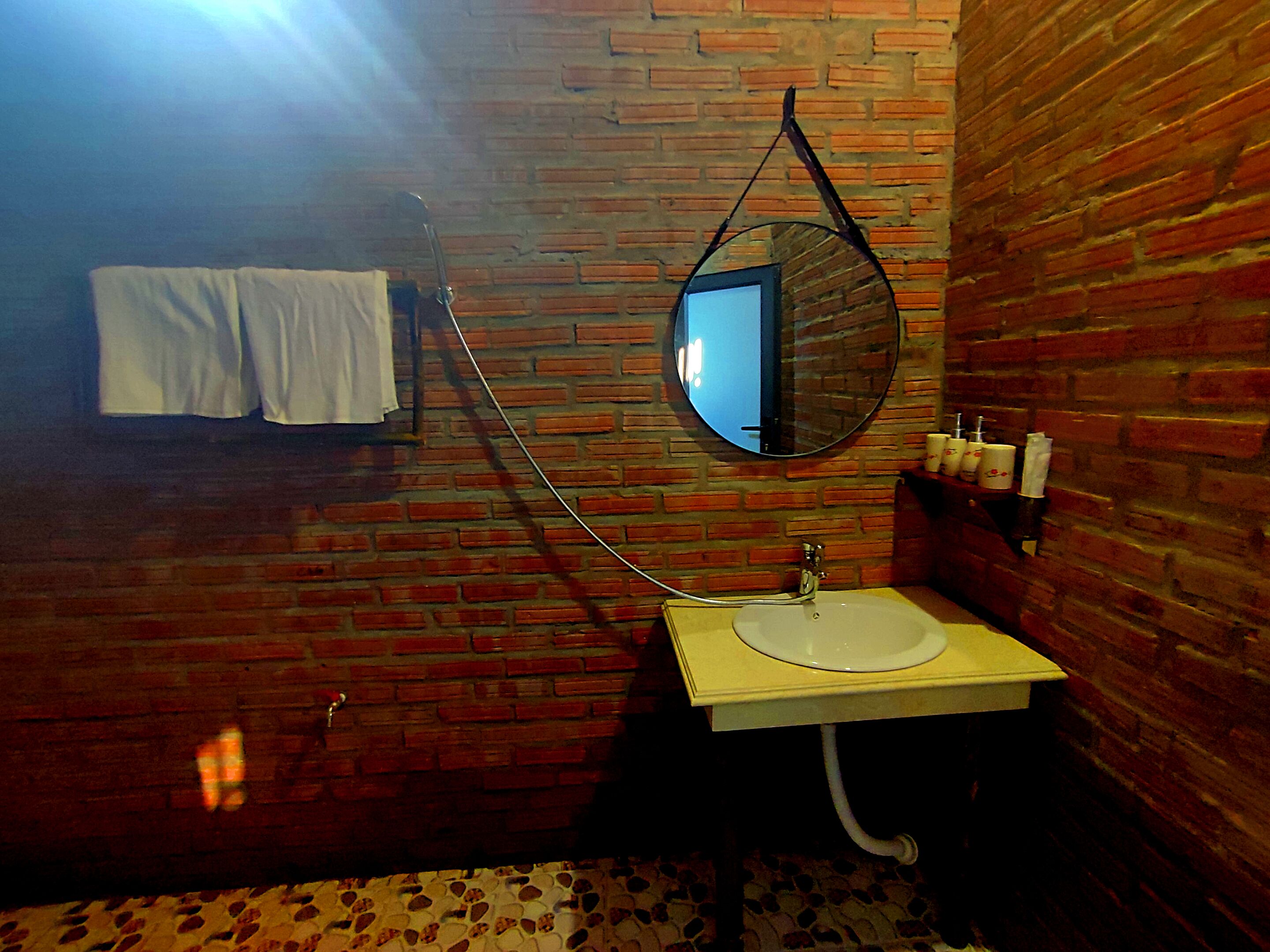 Family Cottage | Pillow-top beds, free WiFi, bed sheets
