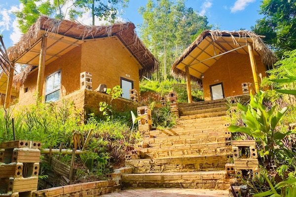 Bungalow Deluxe | Camas con pillow-top, wifi gratis y ropa de cama