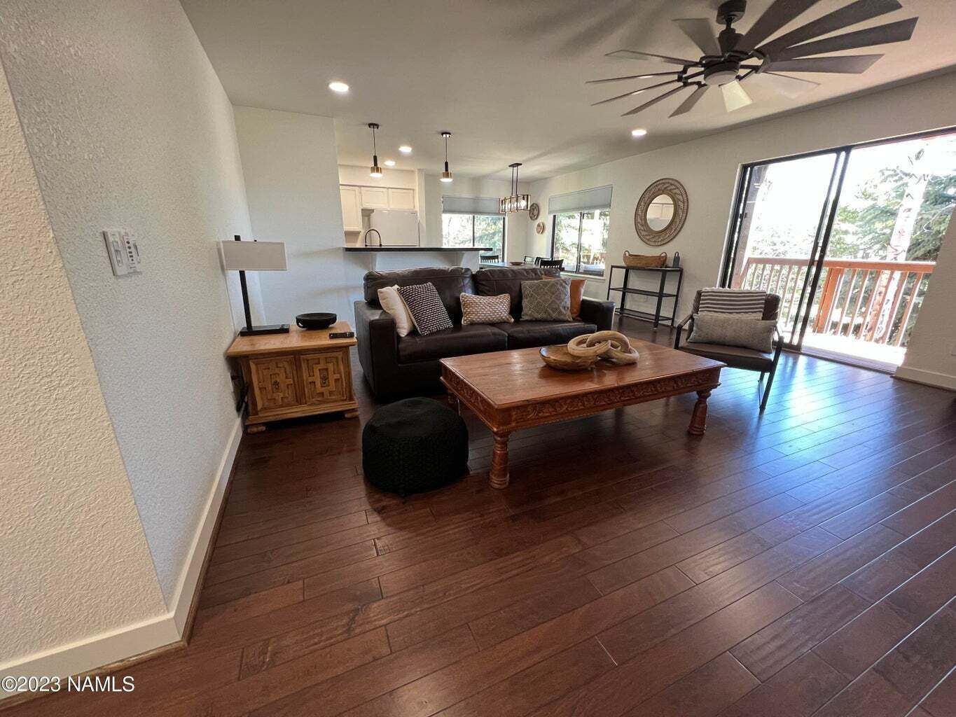 Luxurious 2 Bedroom 2 Bath Condo in Continental Country Club