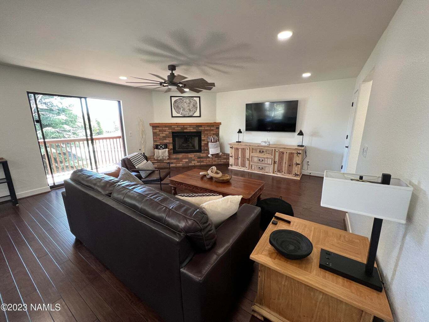 Luxurious 2 Bedroom 2 Bath Condo in Continental Country Club