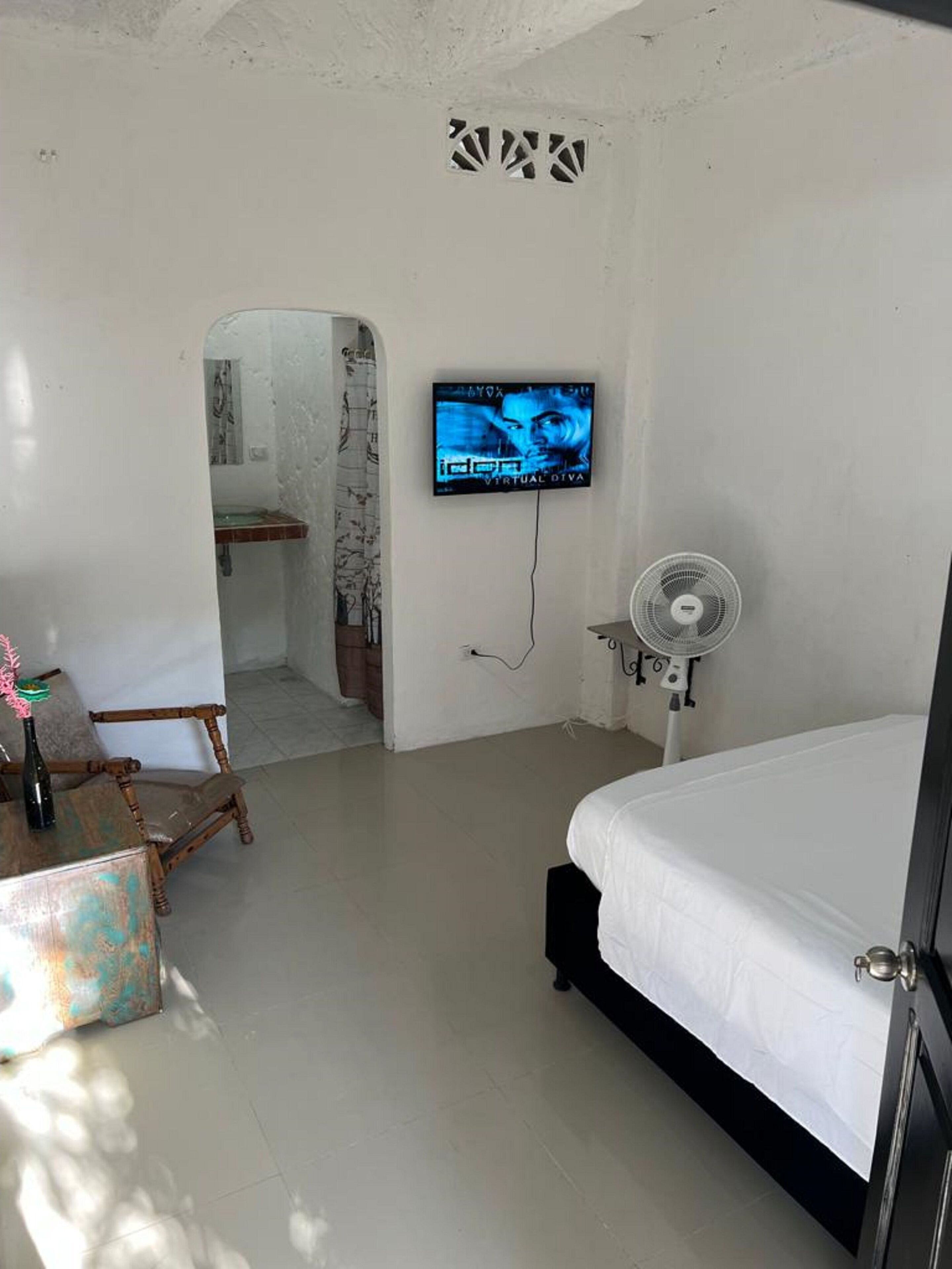 Tr-v1d Hostel Room Near Castillo San Felipe With Pool and Wifi