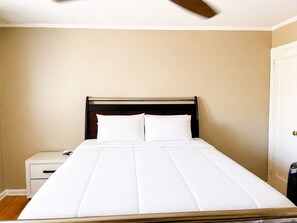 3 bedrooms, desk, iron/ironing board, free WiFi