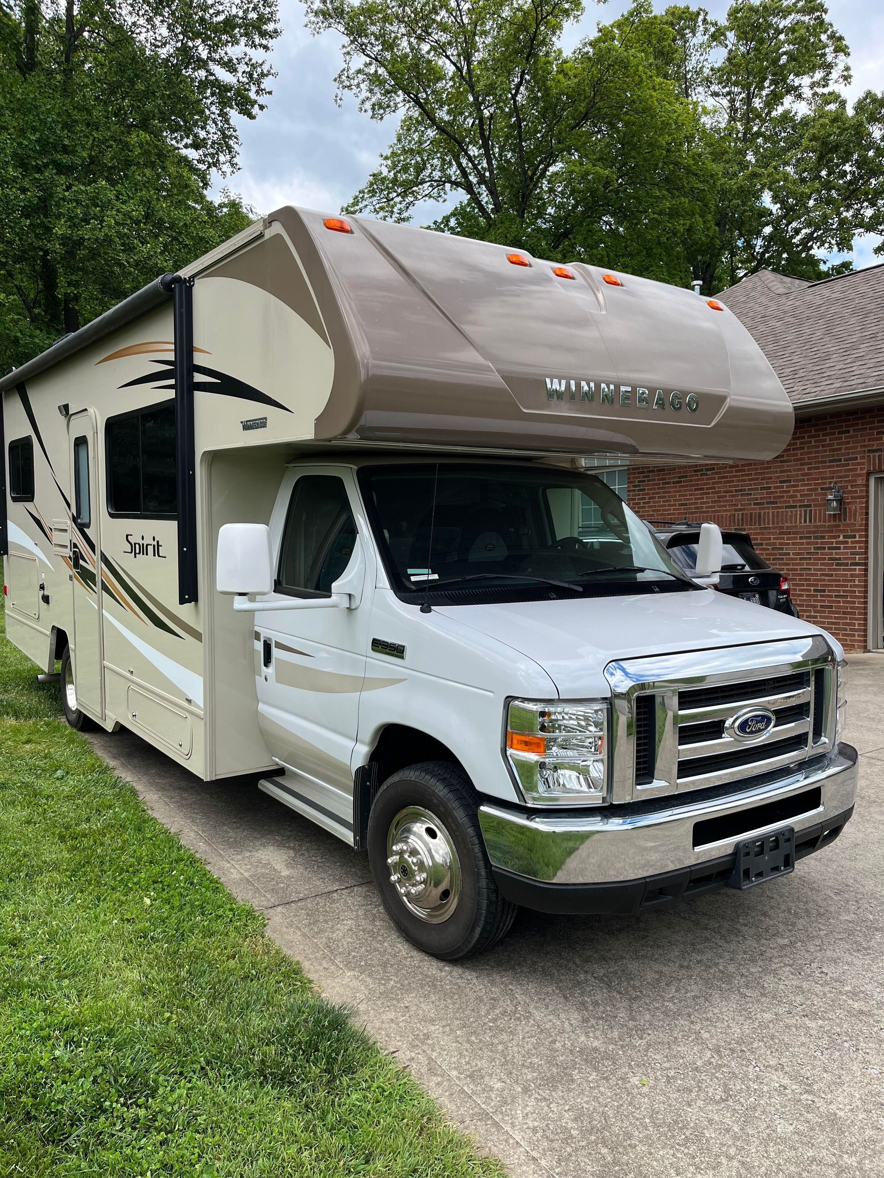 Class-C Smoky Mtn Adventure - 2016 Winnebago Spirit (aka Minnie Winnie)