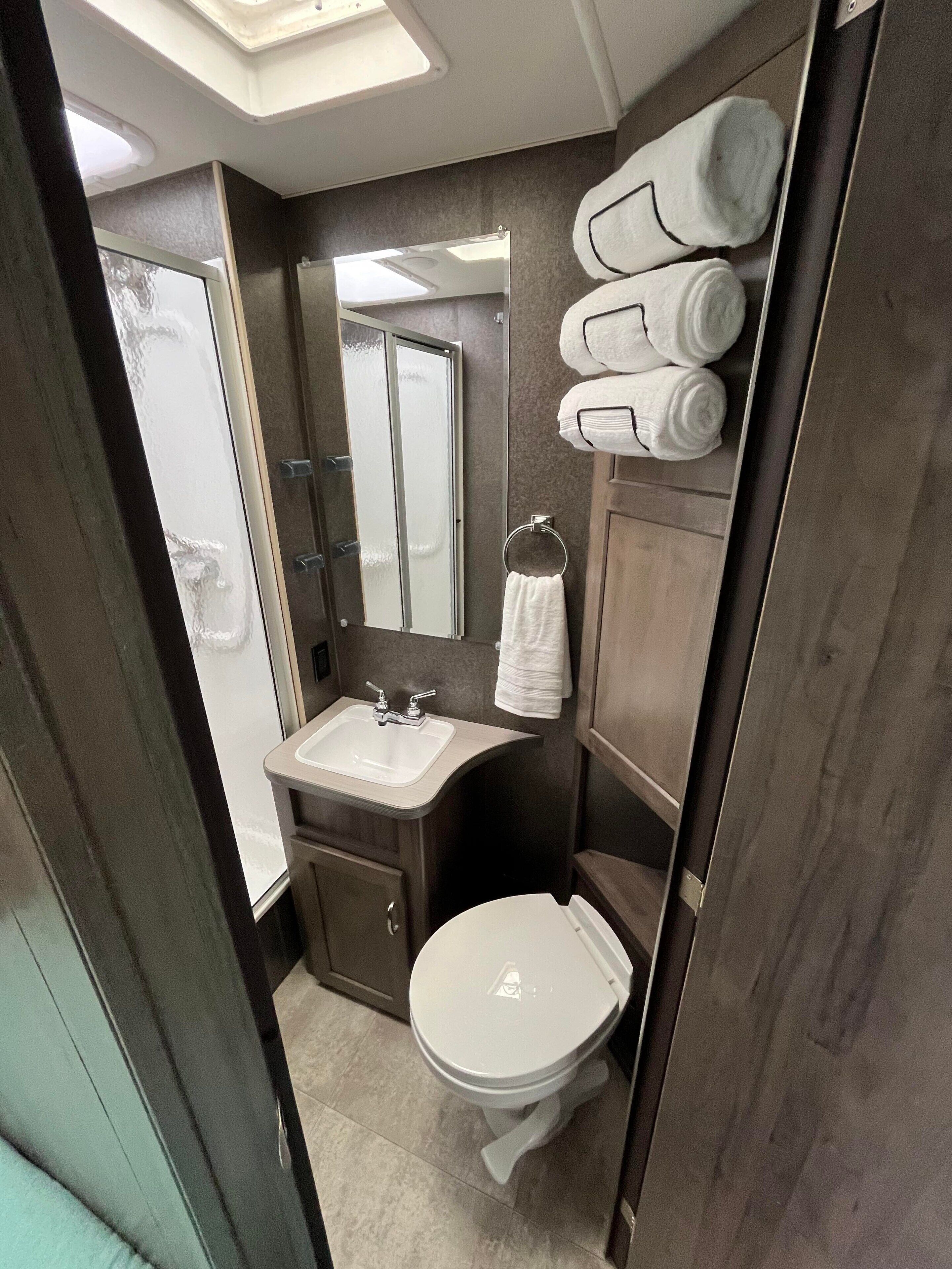 Class-C Smoky Mtn Adventure - 2016 Winnebago Spirit (aka Minnie Winnie)