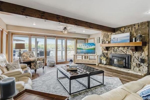 Smart TV, fireplace, DVD player, books