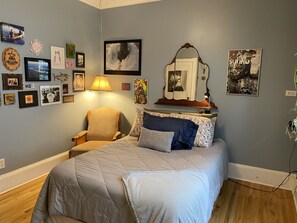 2 bedrooms, desk, free WiFi, bed sheets