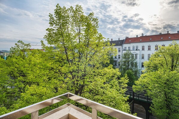 Property grounds - Modern Prenzlauer Berg 1BR, nr Mauerpark, by Blueground (Berlin)
