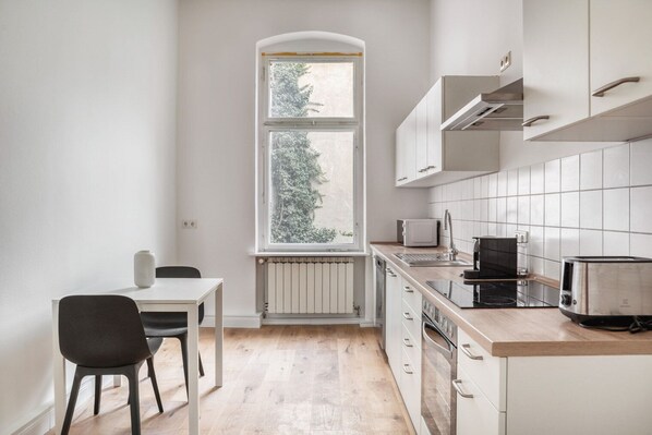 Fridge, microwave, oven, dishwasher