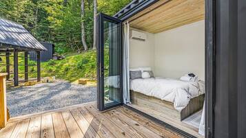 1 bedroom, desk, free WiFi, bed sheets