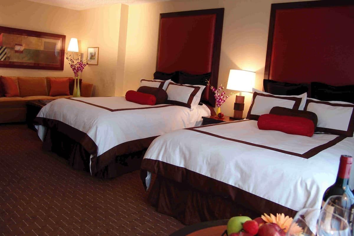 Apartment Double Double Suite w/ Kitchen at Beacon Hotel & Corporate Quarters