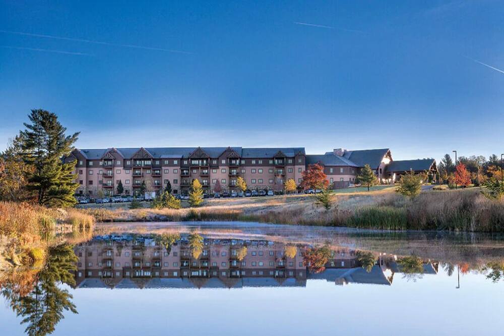 3 Bedroom Presidential at Glacier Canyon Lodge!! Waterpark included!