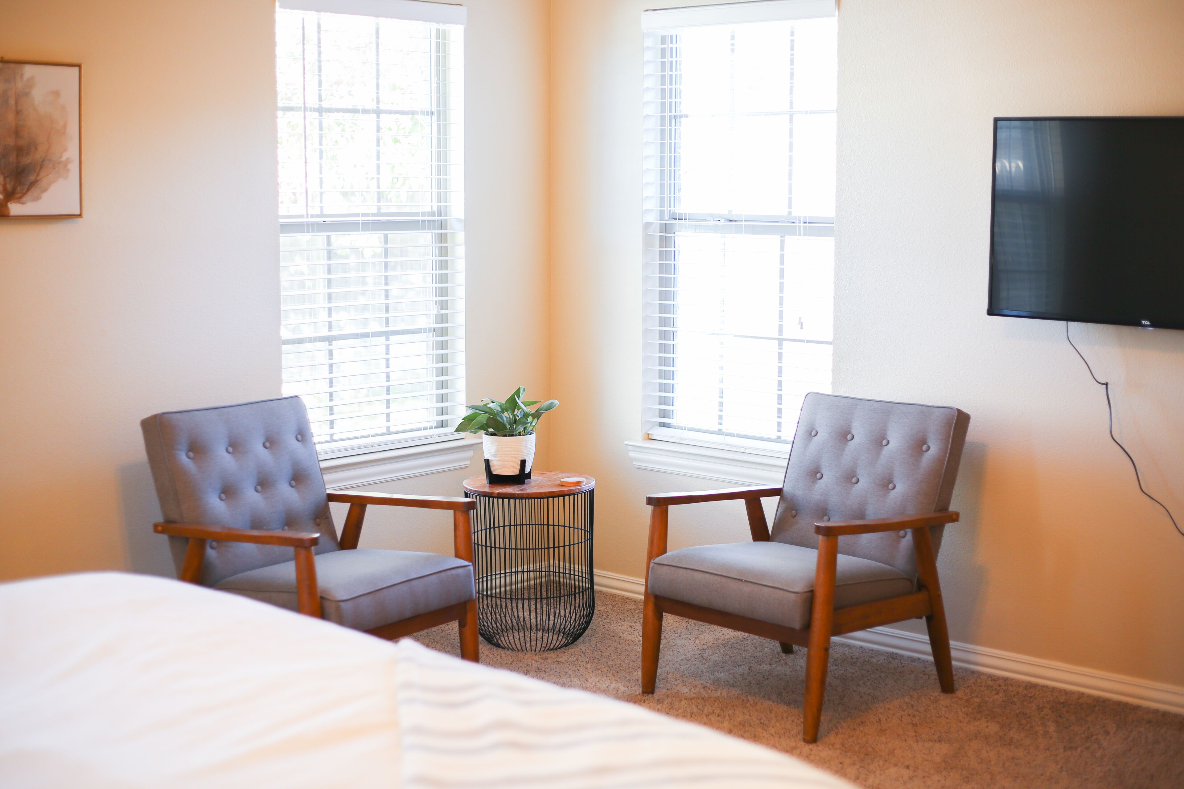 Cozy 4 Bdrm with spacious private primary suite