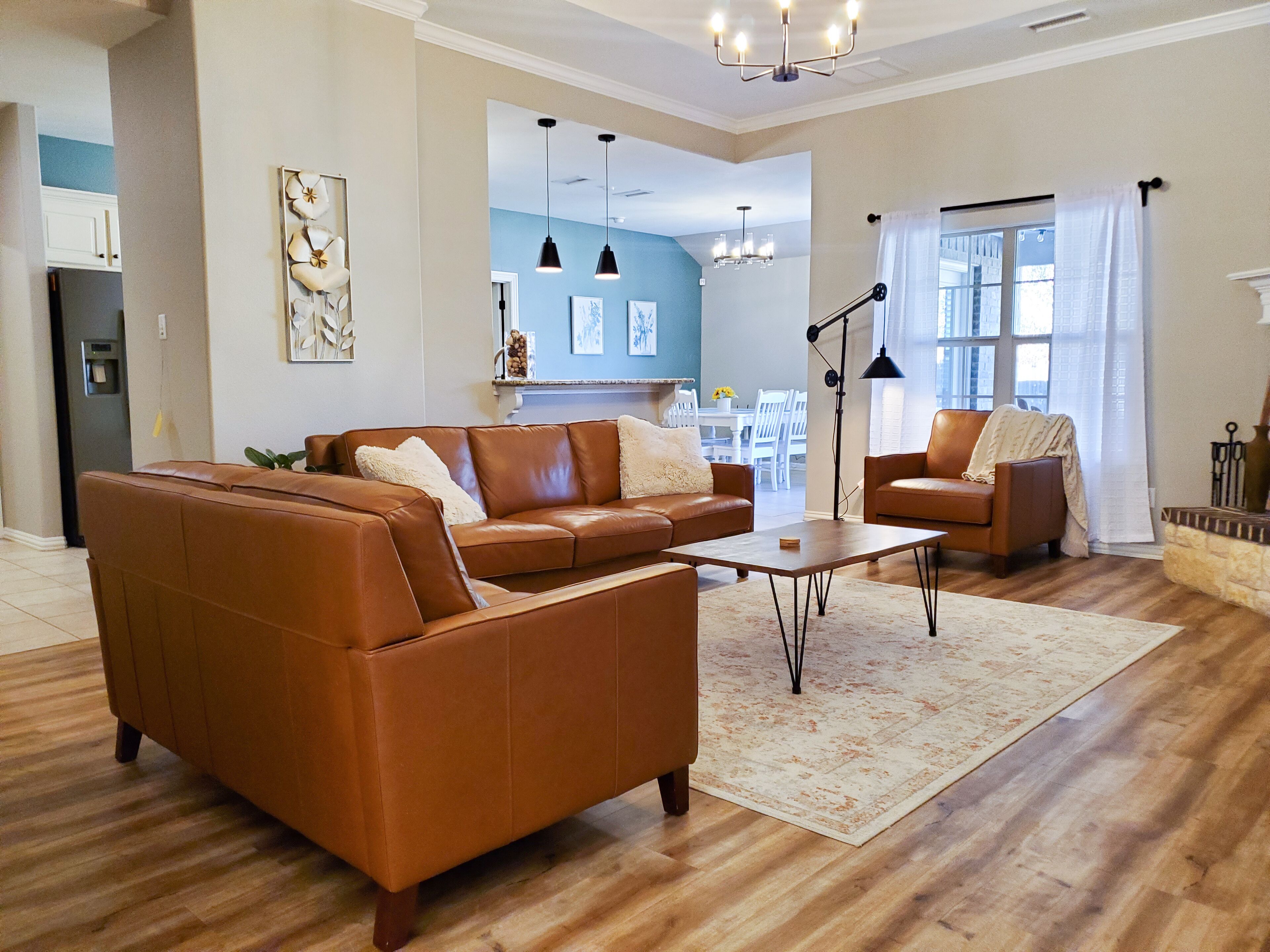 Cozy 4 Bdrm with spacious private primary suite