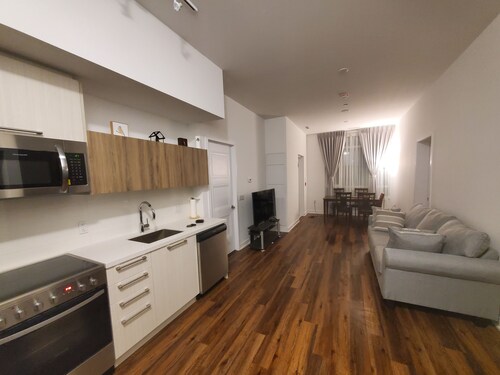 A Perfect Suite for family vacation or Business trip 10mins to downtown Toronto.