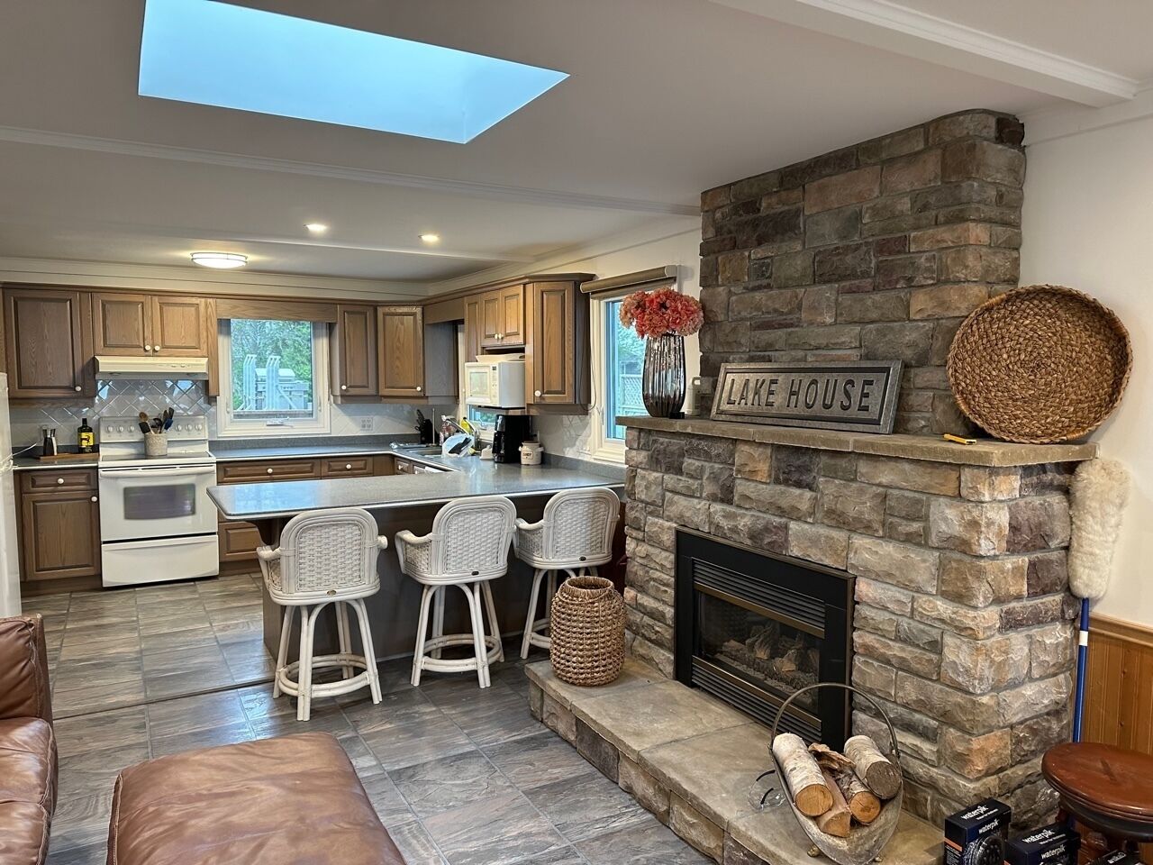 Lakefront Cottage with Private Beach & Private Beach Access