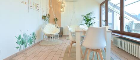 Apartment, 2 Bedrooms, Terrace, City View | Dining