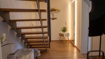 Apartment, 2 Bedrooms, Balcony, Garden View | Ruang tamu