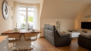 Apartment, 2 Bedrooms, Balcony, Garden View | Dining - "dahem" in Bretzenheim (Bretzenheim)