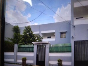 Casa, 4 habitaciones, para fumadores, balcón | Entrada de la propiedad