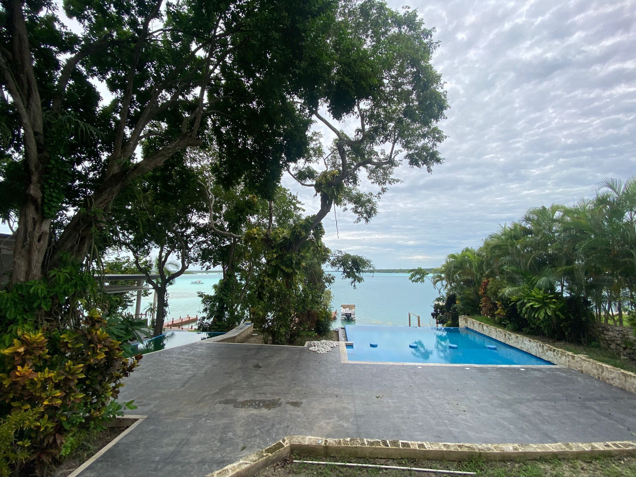 Cristalino Lagoon Front Hotel Restaurant & SPA