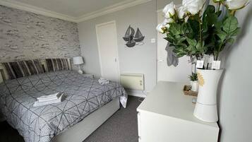 3 Schlafzimmer, Bügeleisen/Bügelbrett, Bettwäsche, Rollstuhlgeeignet