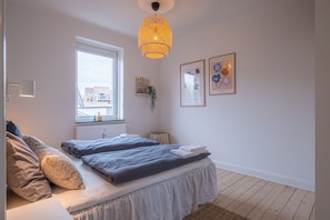 1 habitación, tabla de planchar con plancha, wifi y ropa de cama 