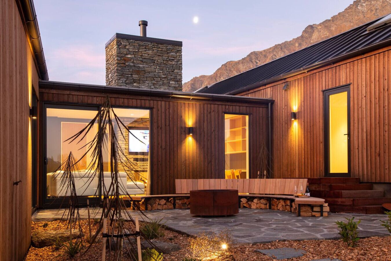 المنشأة من الخارج