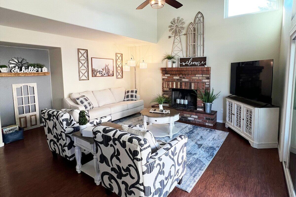 Perfect Gilbert Location!