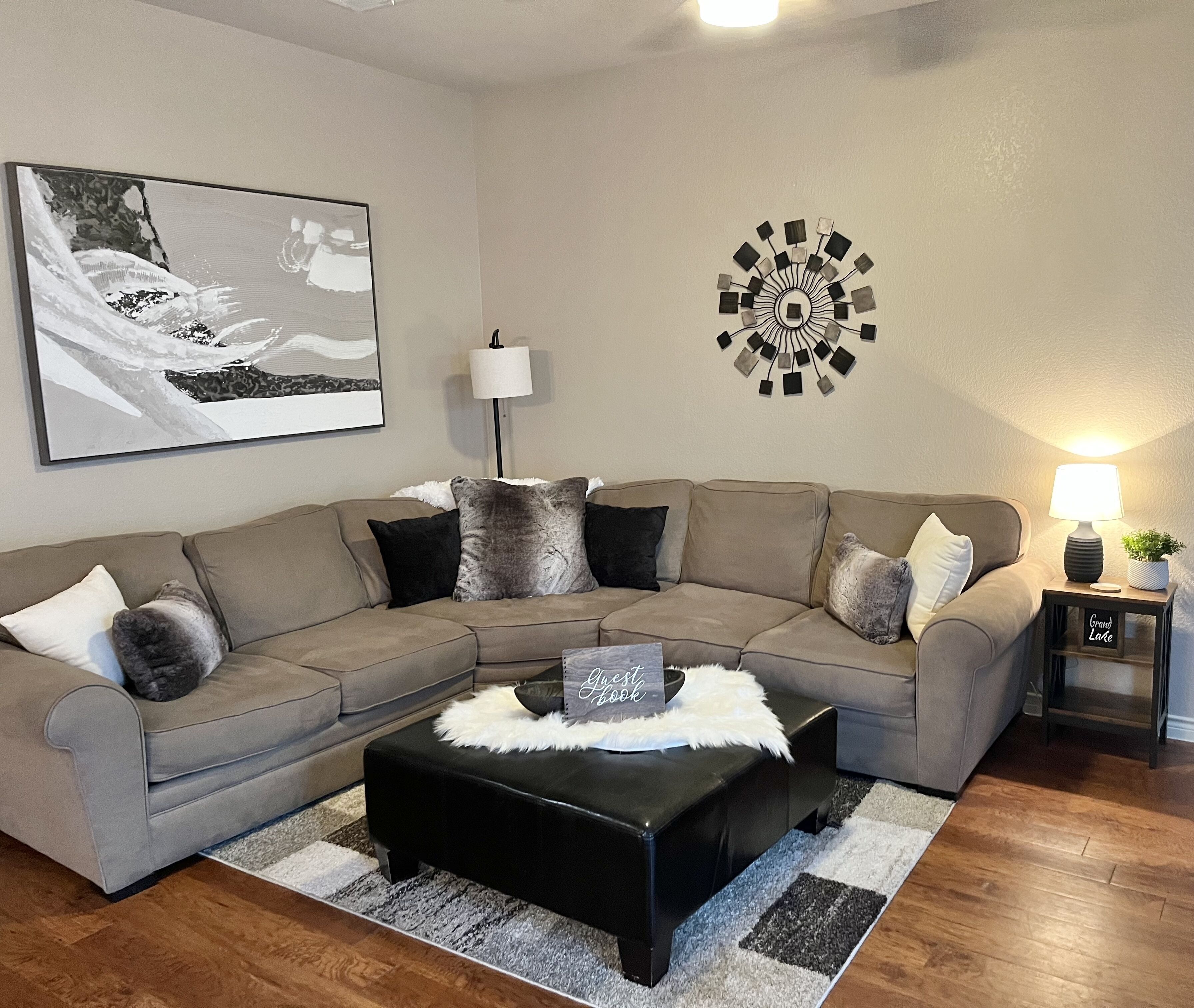 Relax with the whole family in this great townhouse on popular Monkey Island!