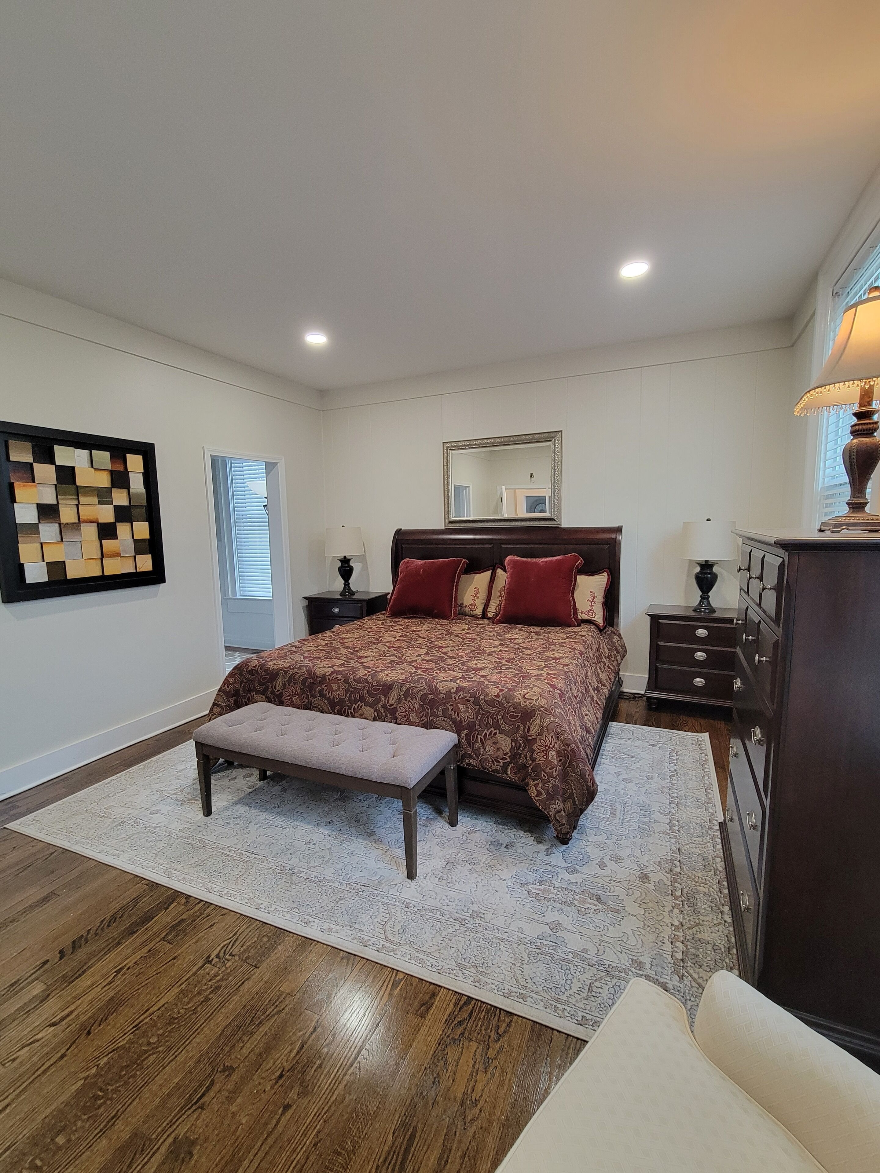 4 bedrooms, desk, iron/ironing board, WiFi