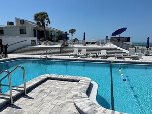 Pool - Beachfront Venice Condo, Pool on the Beach, Walk to Downtown, Sunset Views (Venice)